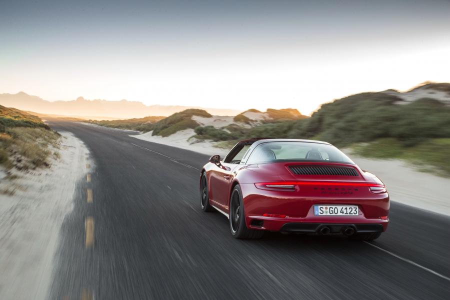  Porsche 911 Targa 4 GTS 2017 года  (WW) (фото 13 из 31)